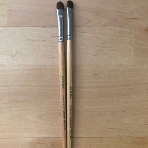 Aveda small shadow brushes